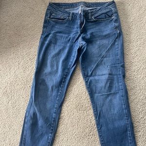 Women’s straight leg jeans. Size 8. From Aeropostale.